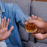 Эффективные варианты лечения алкоголизма: причины возникновения зависимости, как подобрать лечение и каким оно будет